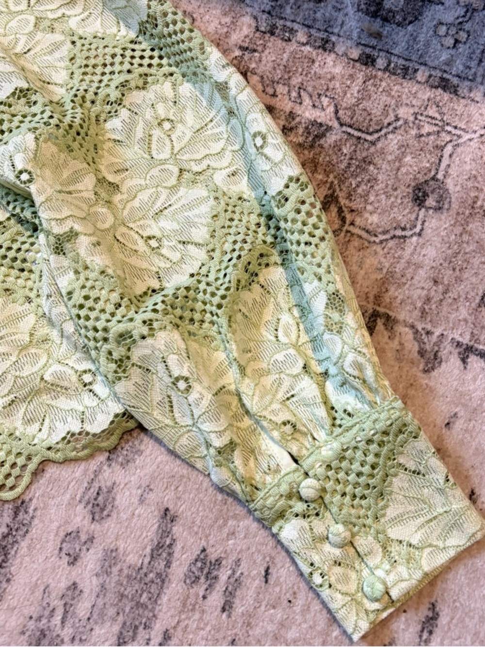 Anthropologie Dolan Left Coast Lace
Blouse Green Mock Neck Bishop Sleeve Top S - Picture 11 of 12